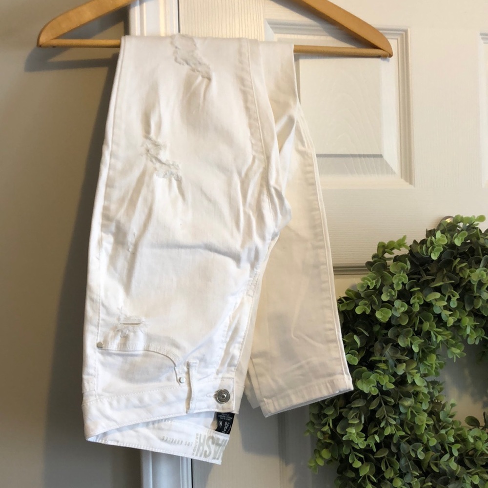 White distressed ankle pant~W Sz 3/26